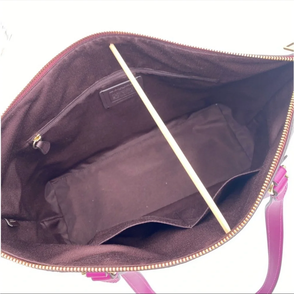 Coach Gallery Tote In Signature Canvas New - Picture 11 of 15